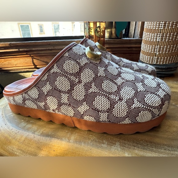 COACH Women's Hadley Slip On Clog Flats EUC $150 - Picture 1 of 13